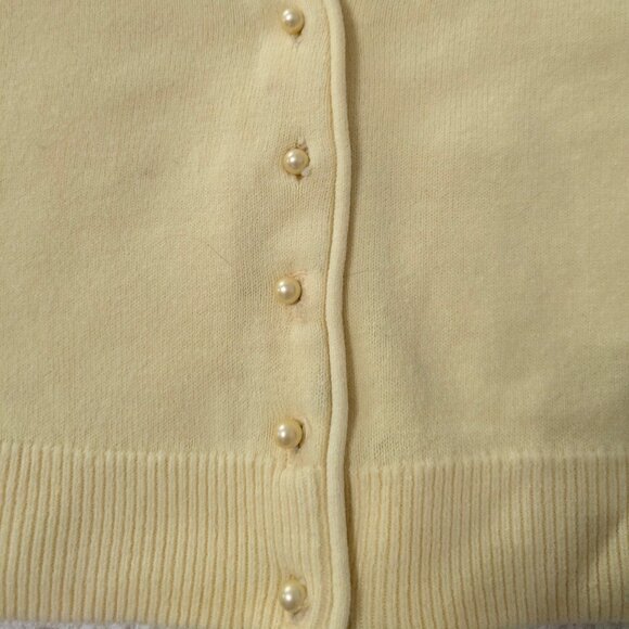 Vintage Small Butter Yellow Sweater - Picture 3 of 5